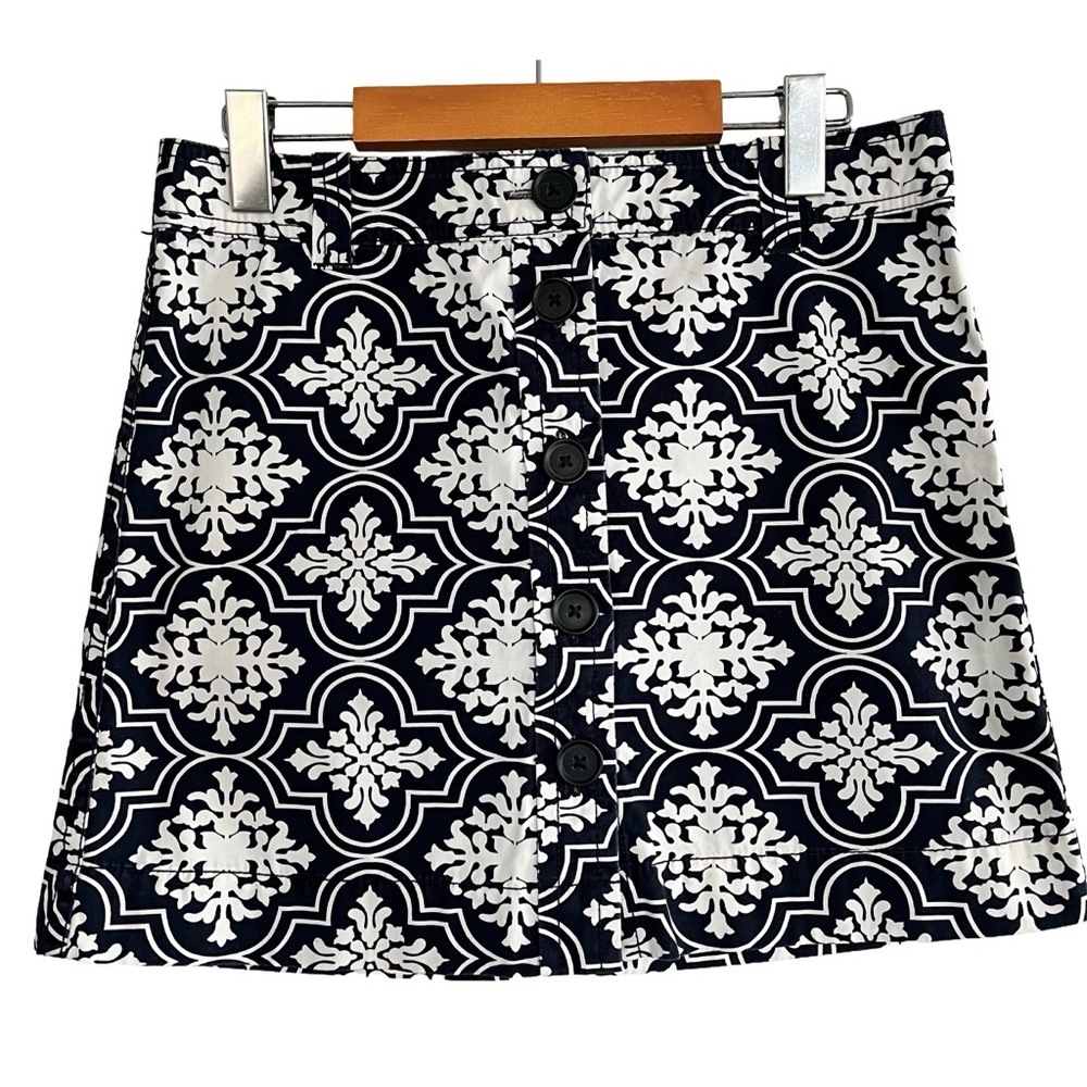 J. Crew Medallion Floral Navy & White Cotton Mini Skirt Size 4